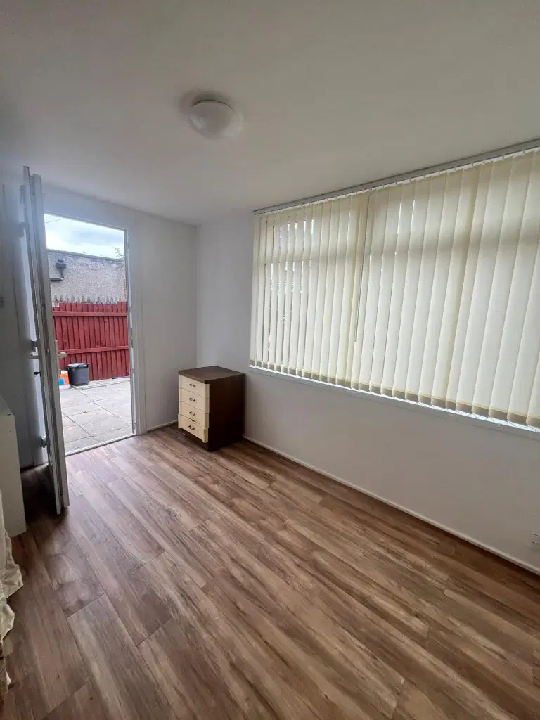 House Redhall Crescent in City of Edinburgh