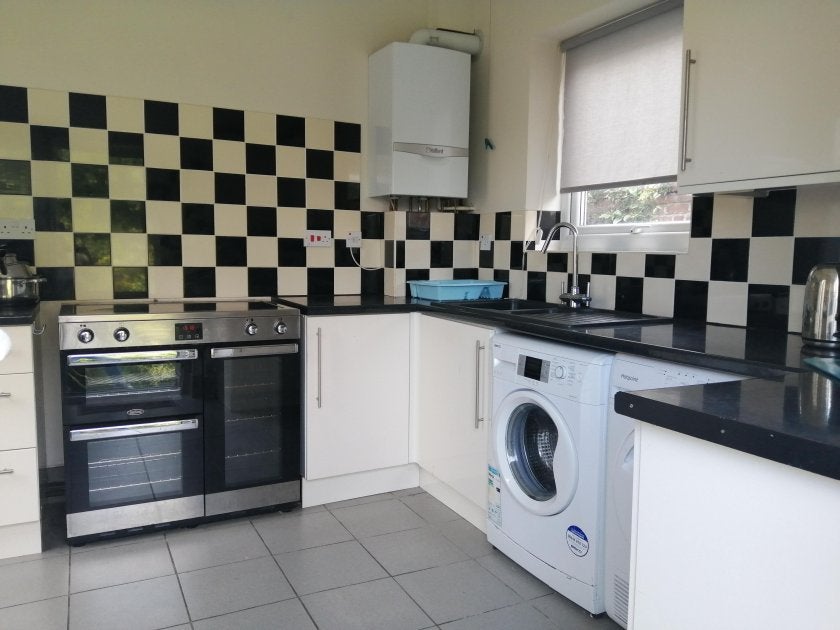 Flat Cwmdonkin Drive in Swansea