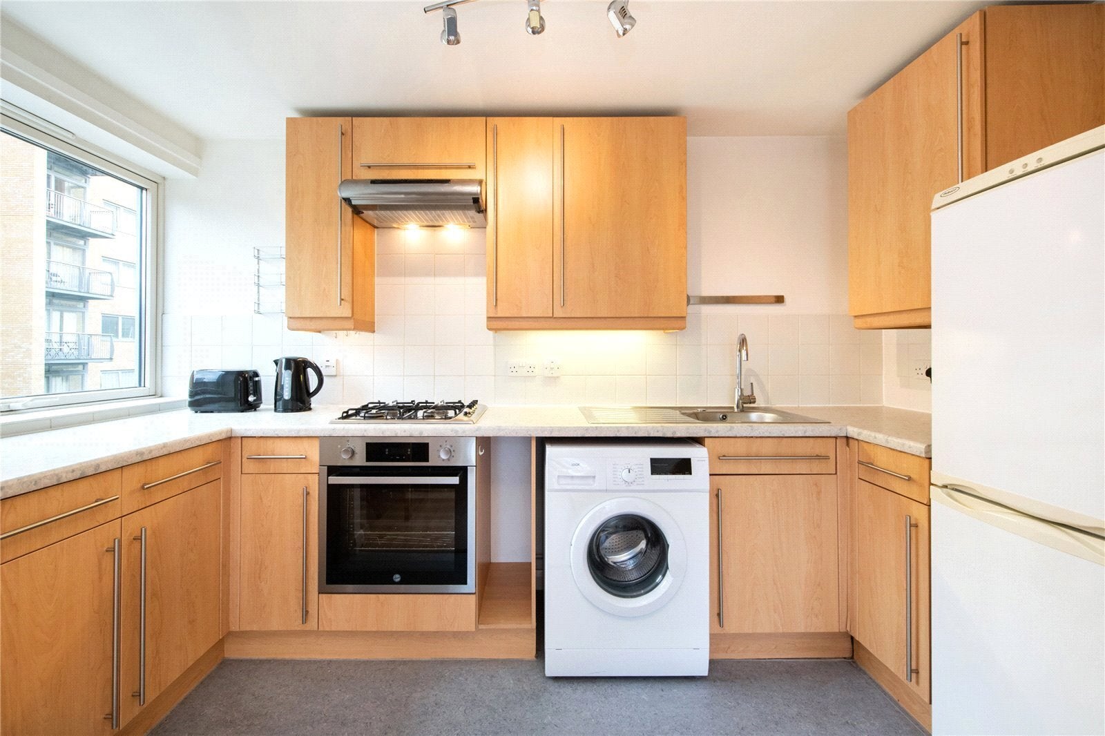 Flat Cassilis Road in Greater London
