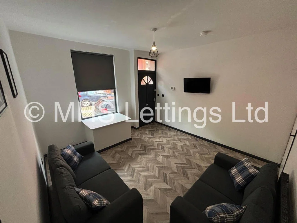 Flat Welton Place in Leeds