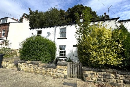 House Back Ravenscar Avenue in Leeds