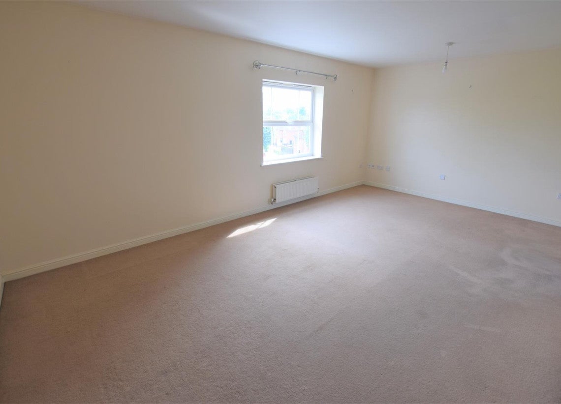 Flat Duckham Court in Coventry