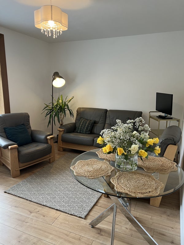 Flat Crewe Grove in City of Edinburgh