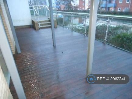 Flat Chantry Close in Greater London