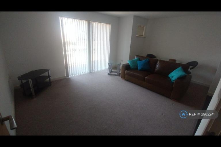 Flat Chantry Close in Greater London