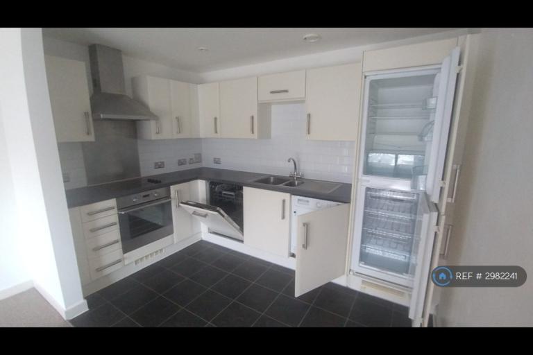Flat Chantry Close in Greater London