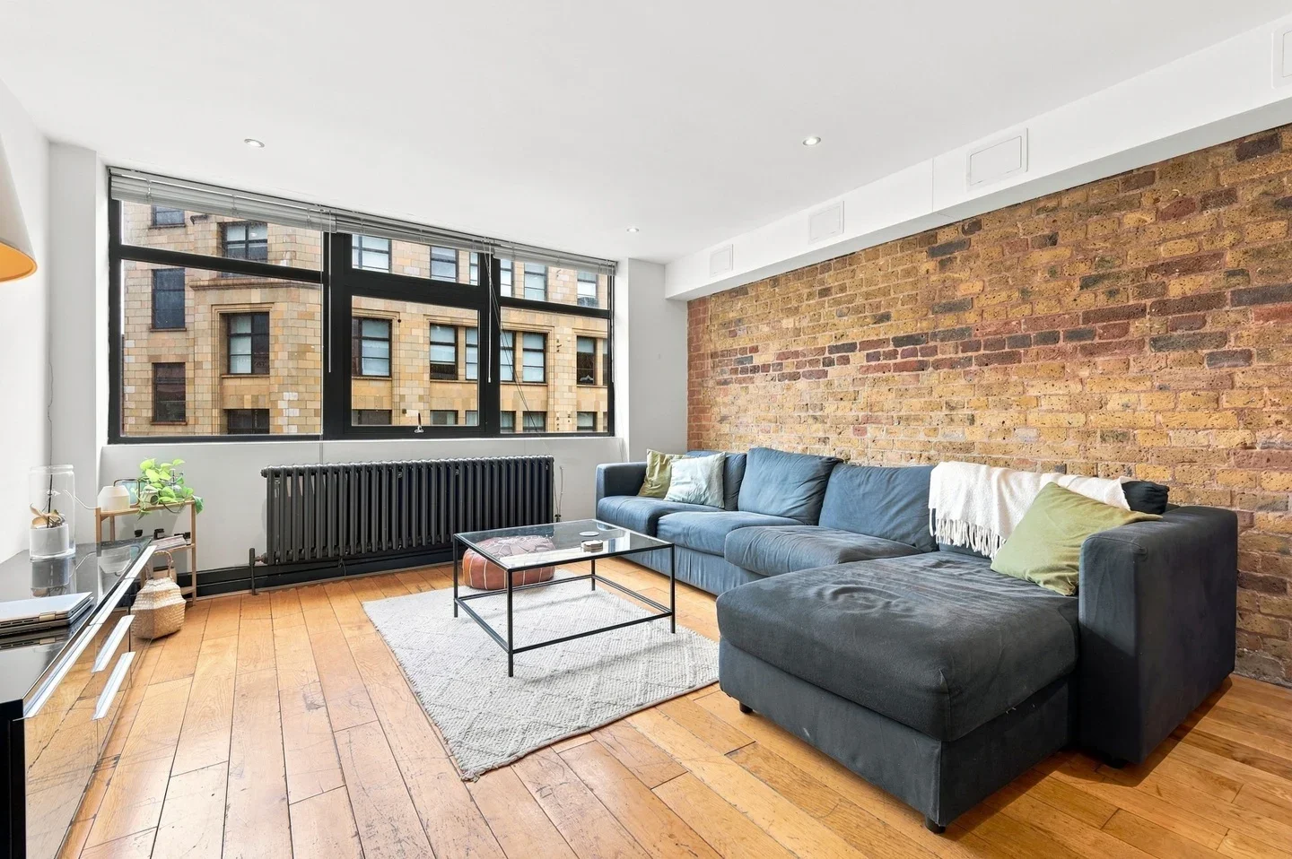 Flat Commercial Street in Greater London