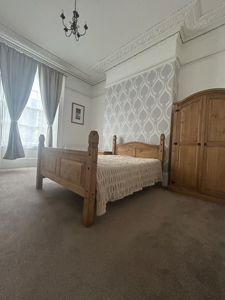 Flat Ashgrove Road in Bristol