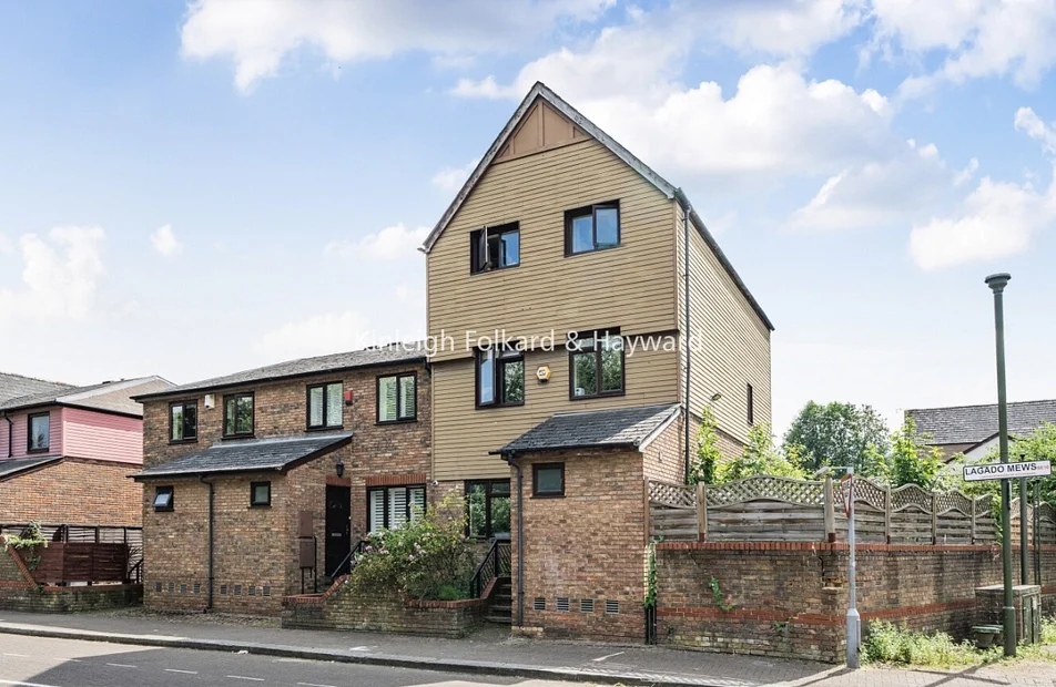 House Leydon Close in Greater London