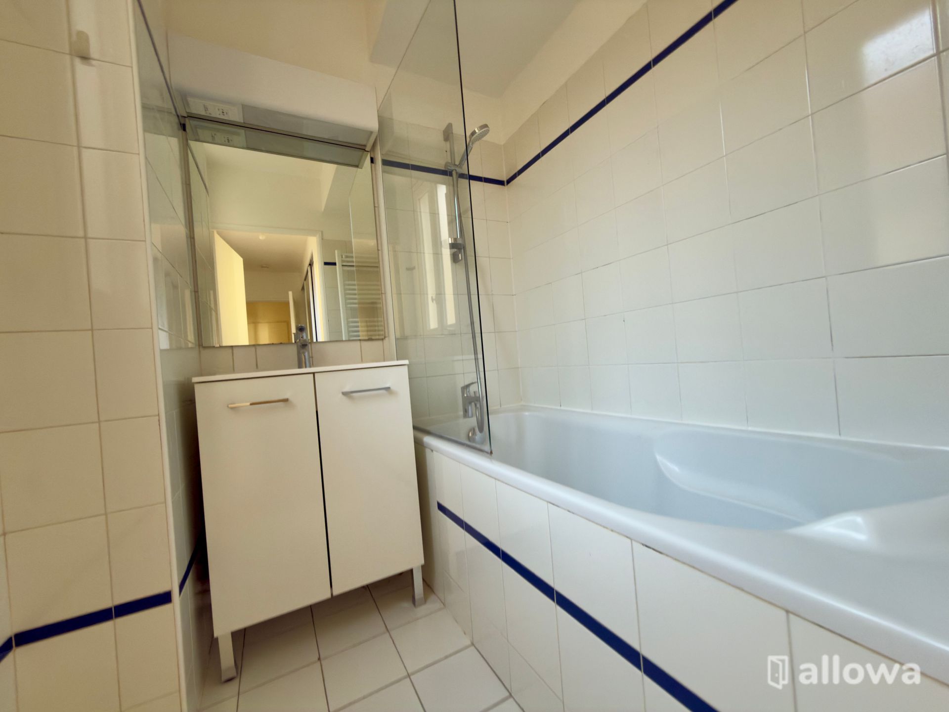 Appartement Rue Mesnil à Paris