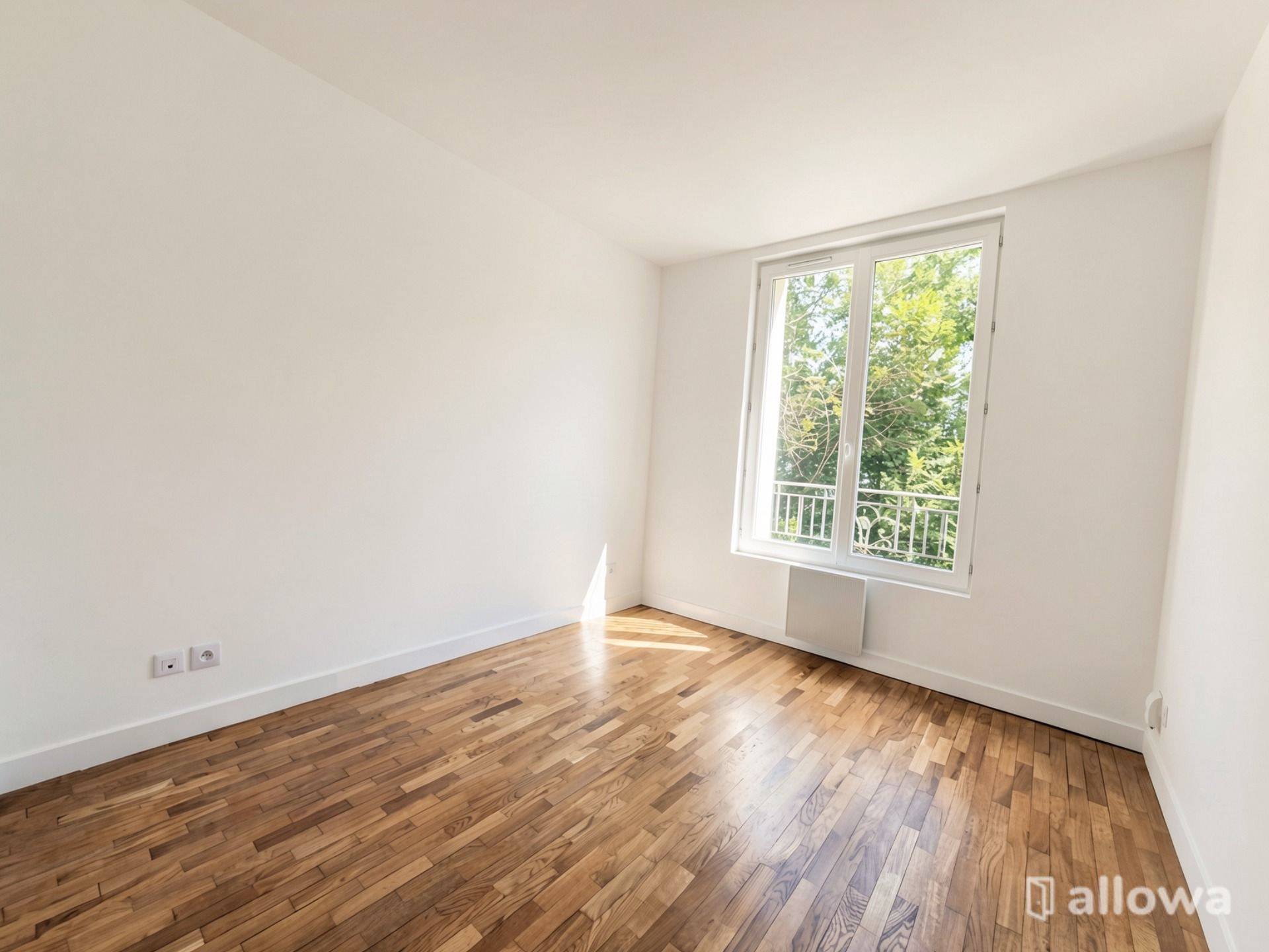 Flat Rue Mesnil in Paris