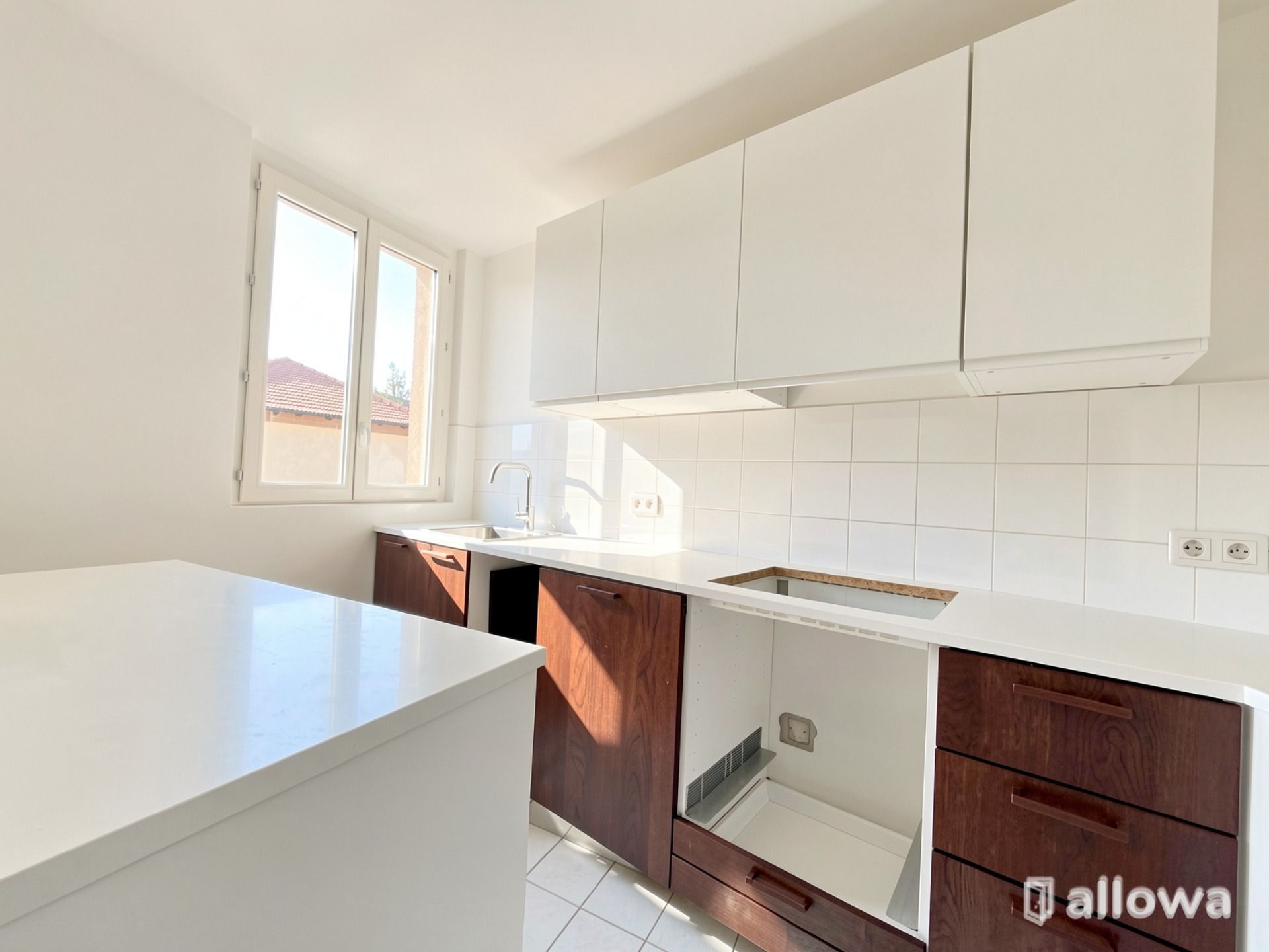 Flat Rue Mesnil in Paris