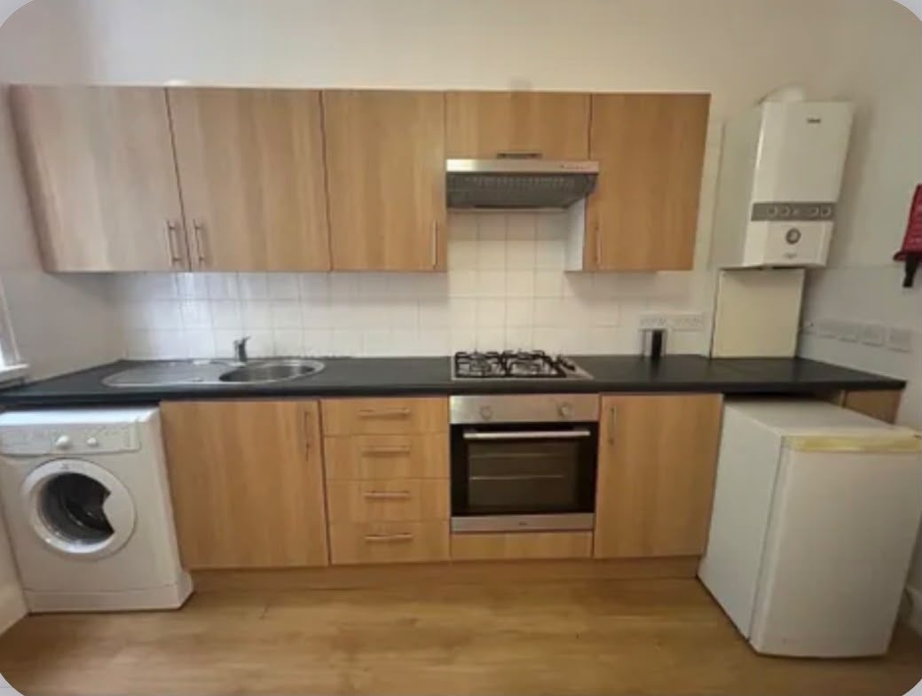 Flat Cornwallis Road in Greater London