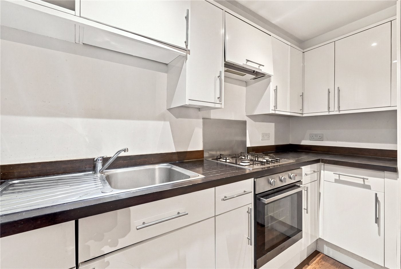 Flat Lordship Park in Greater London