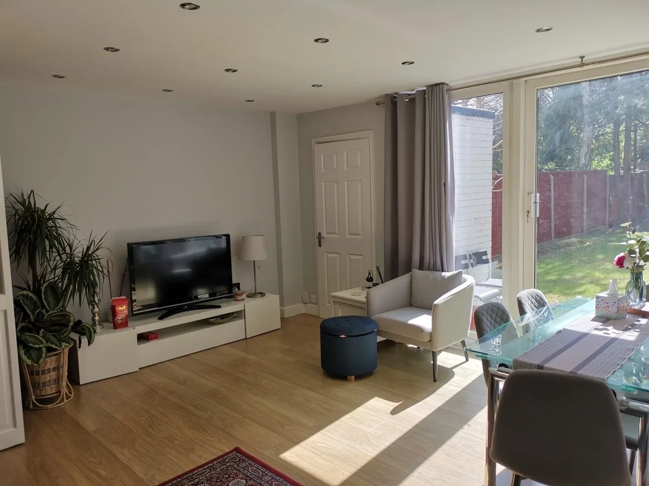 House Winchester Avenue in Greater London