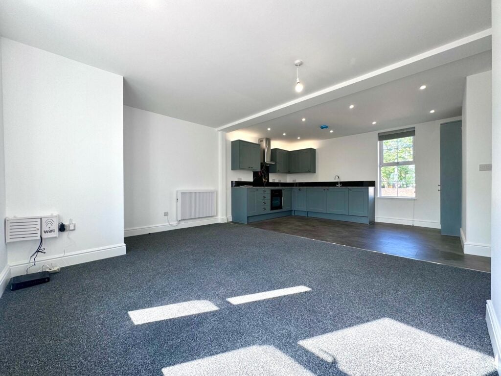 Flat Red Lion Lane in Basingstoke and Deane