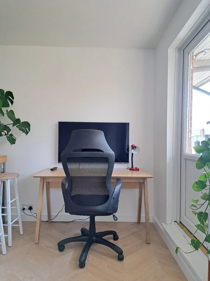 Flat Clifton Way in Greater London