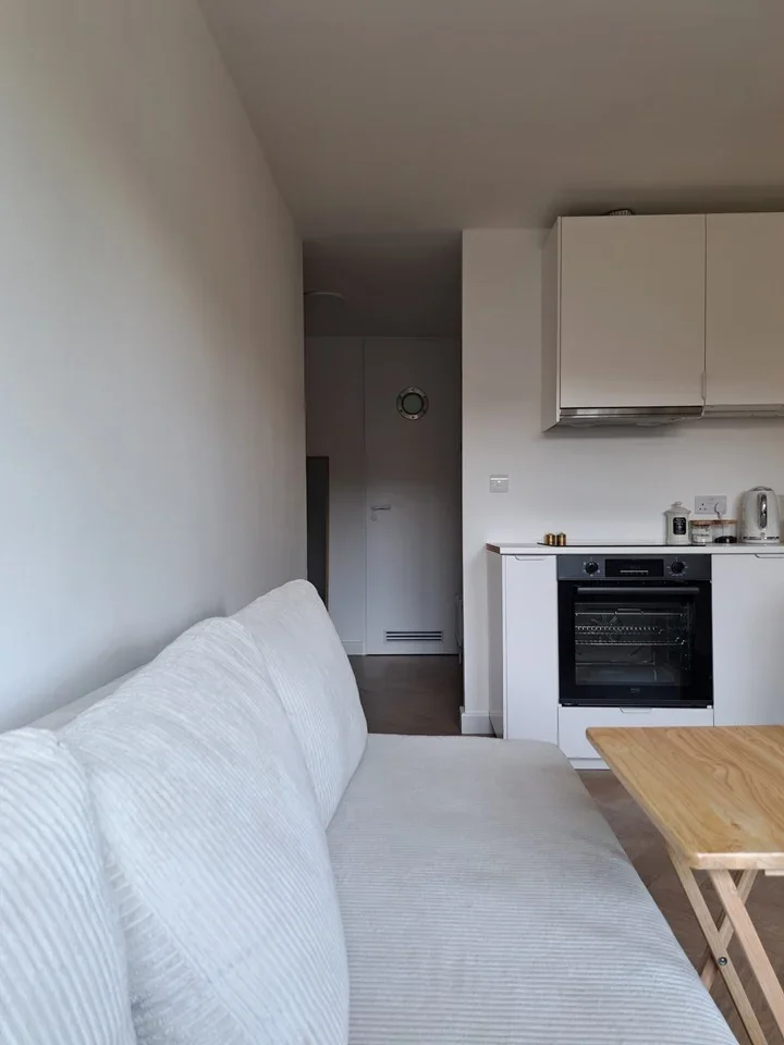 Flat Clifton Way in Greater London