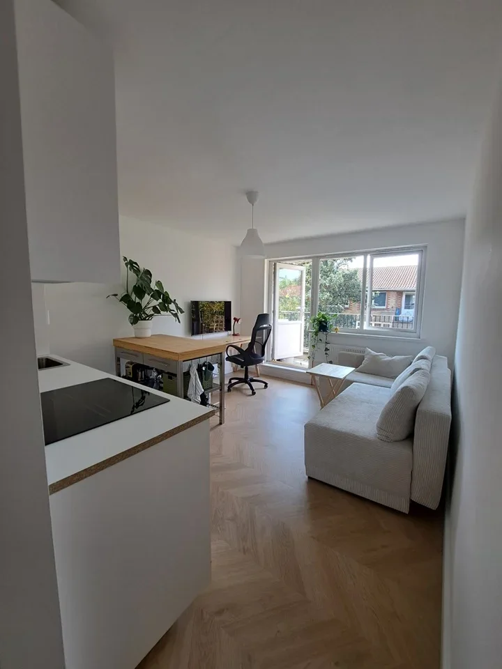 Flat Clifton Way in Greater London