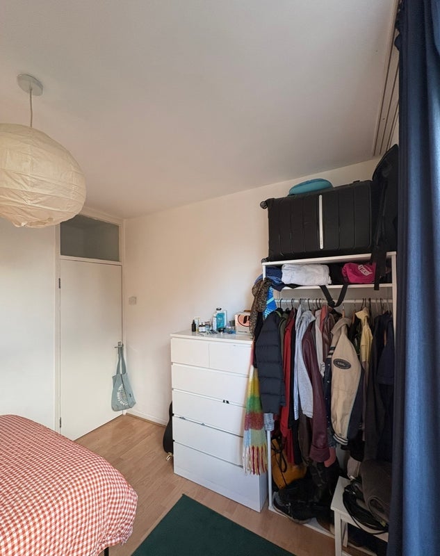 Room Retreat Place in Greater London