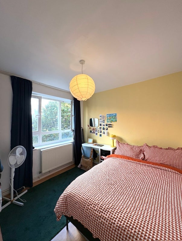 Room Retreat Place in Greater London