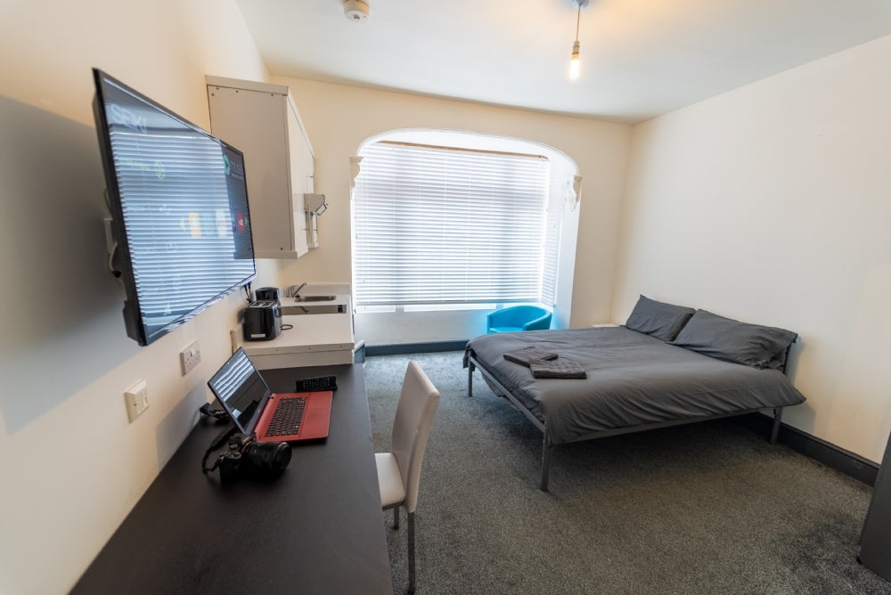 Flat Hallewell Road in Birmingham