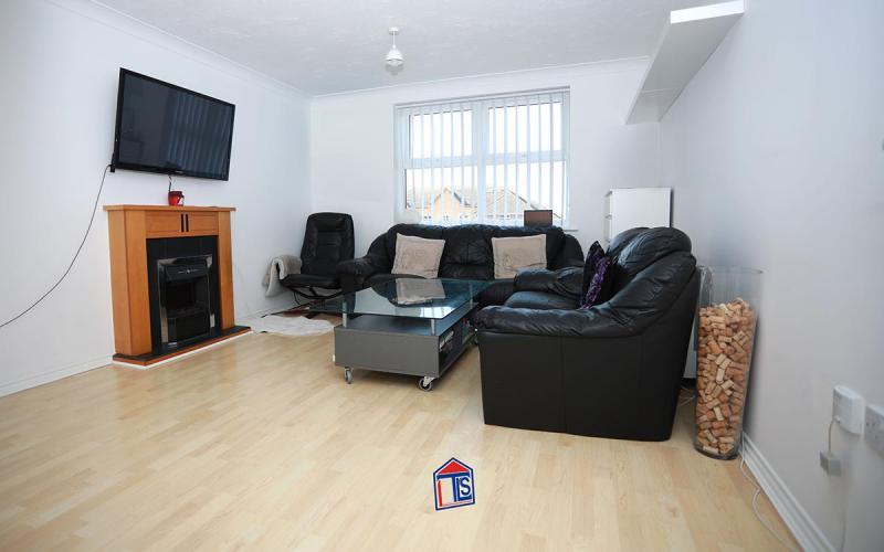 Flat Pickford Drive in Wexham