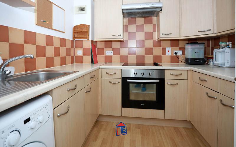 Flat Pickford Drive in Wexham