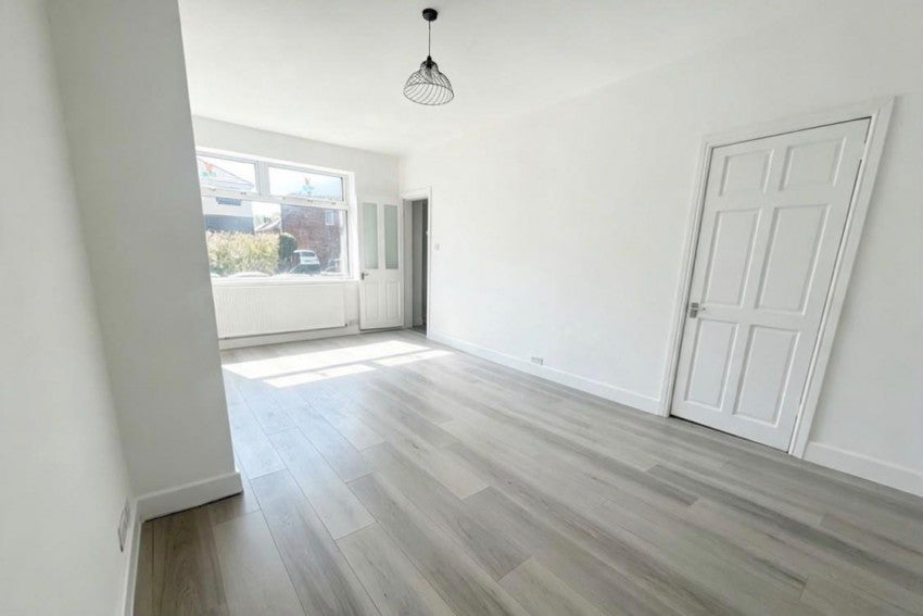 Flat Dumbarton Road in Stockport