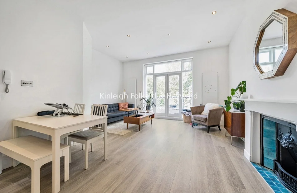 Flat Belsize Park Gardens in Greater London