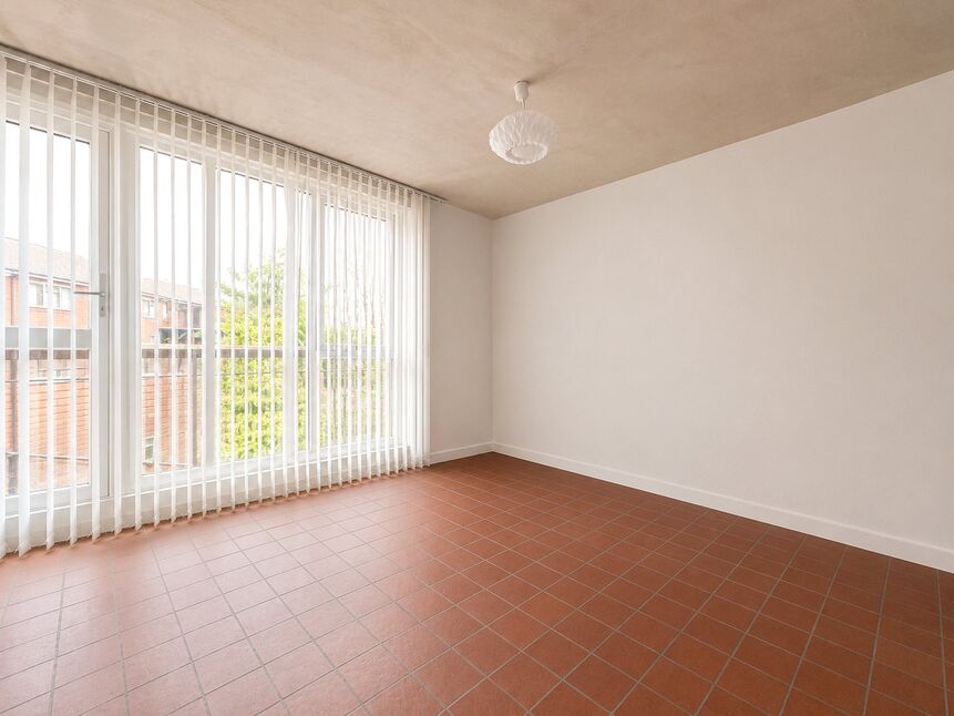 Flat Stoneycroft Close in Greater London