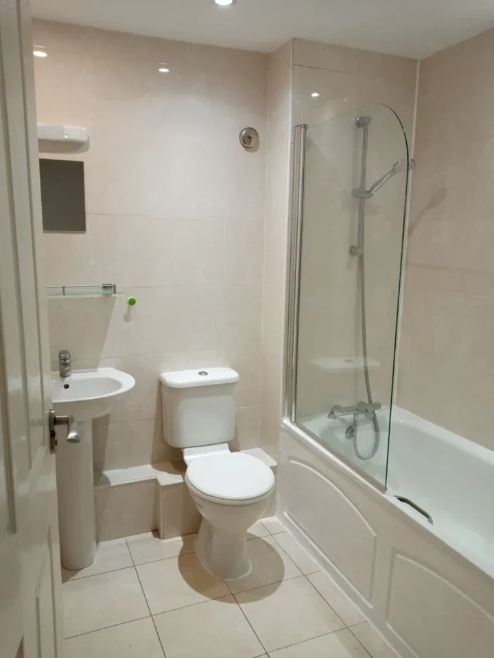 Flat Windsor Close in Greater London