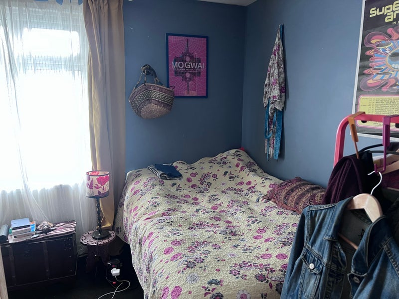 Room Bellwood Road in Greater London