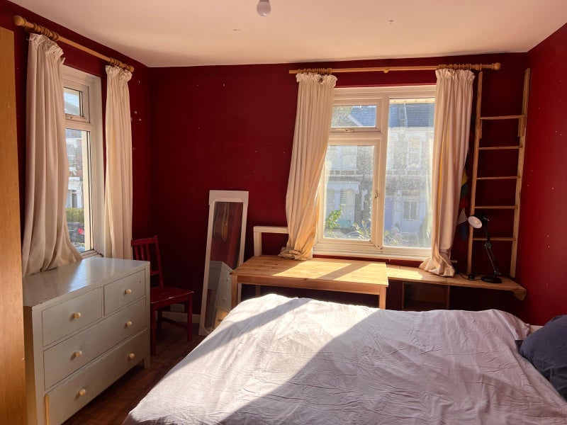 Room Bellwood Road in Greater London