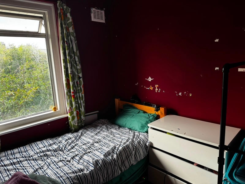 Room Bellwood Road in Greater London