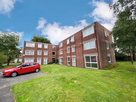 Flat Compton Road in Wolverhampton