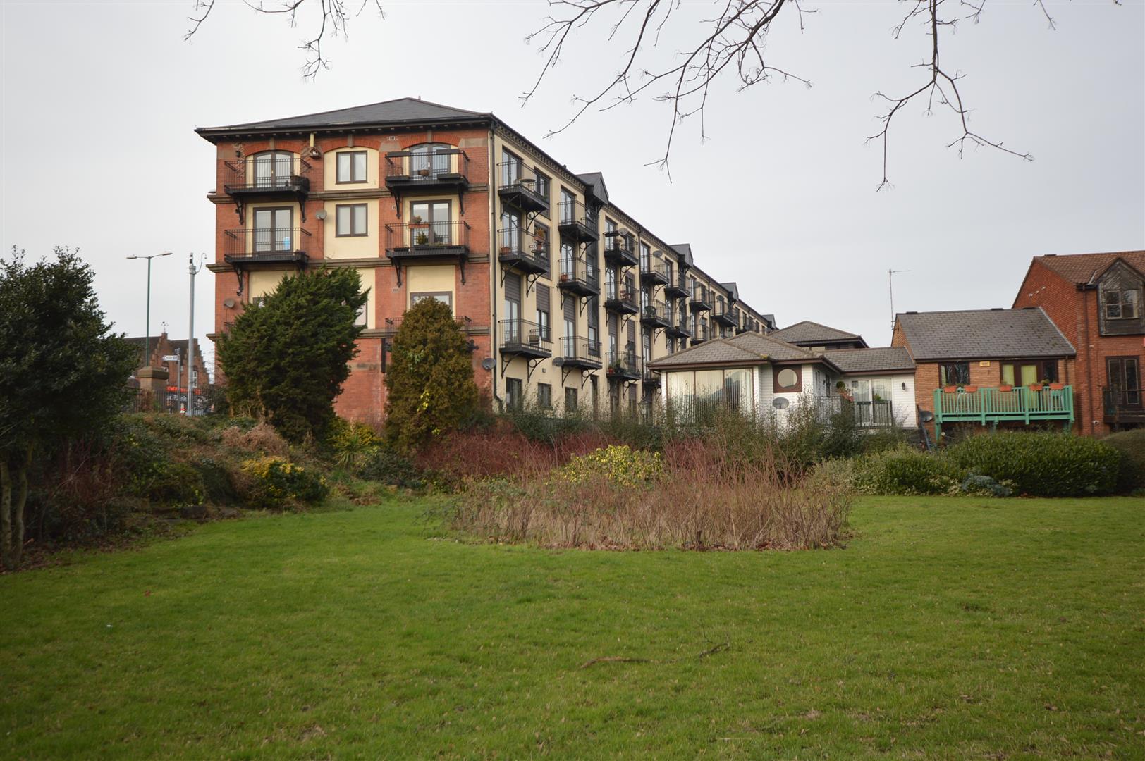 Flat Quayside Close in Nottingham