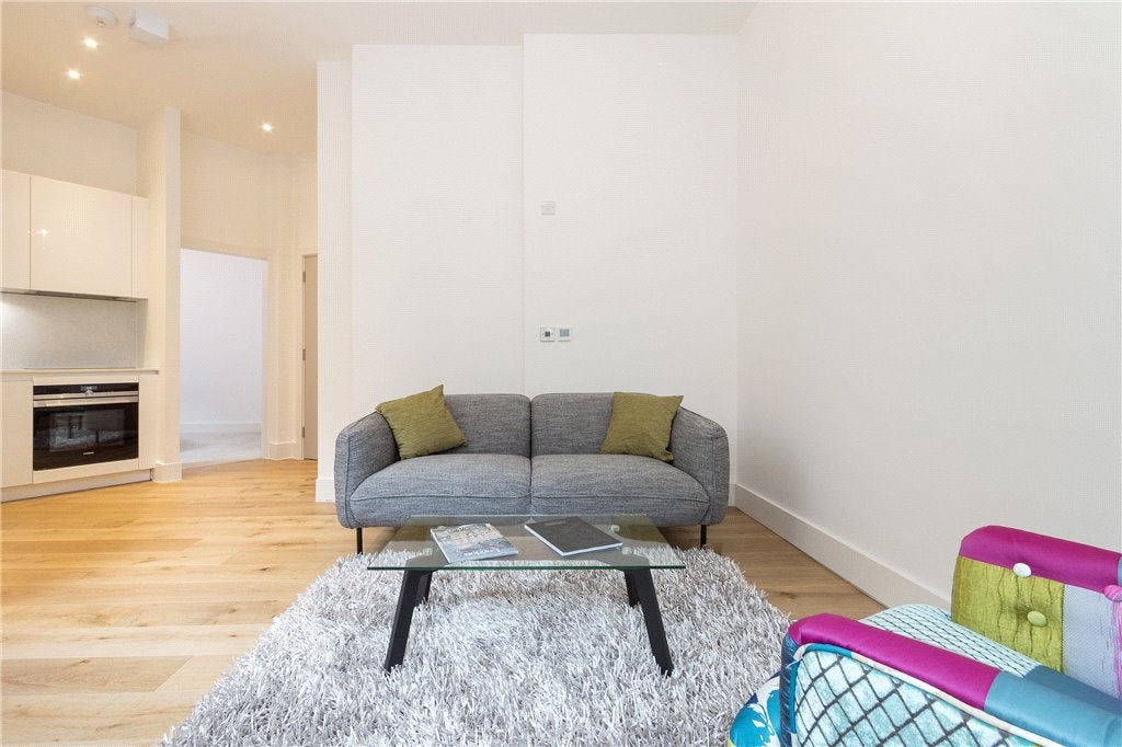 Flat Rodney Road in Greater London