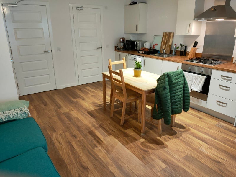 Room Niddrie Mains Road in City of Edinburgh