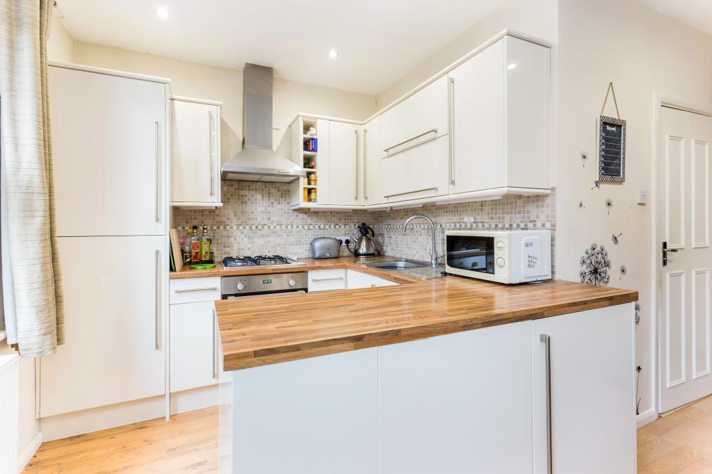 Flat Normand Gardens in Greater London