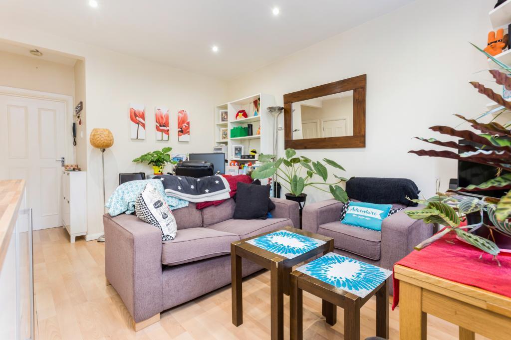 Flat Normand Gardens in Greater London