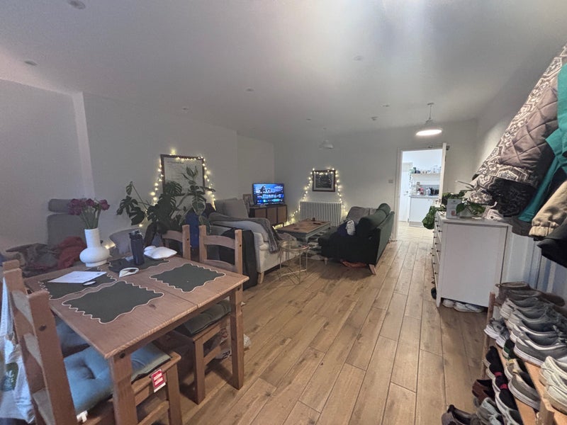 Flat Westfield Park in Bristol