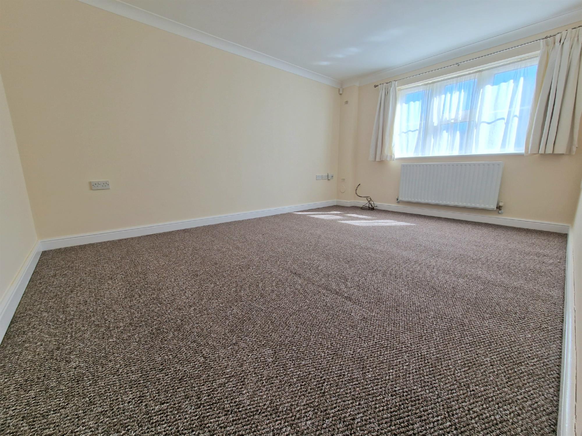 Flat Jessamine Road in Southampton