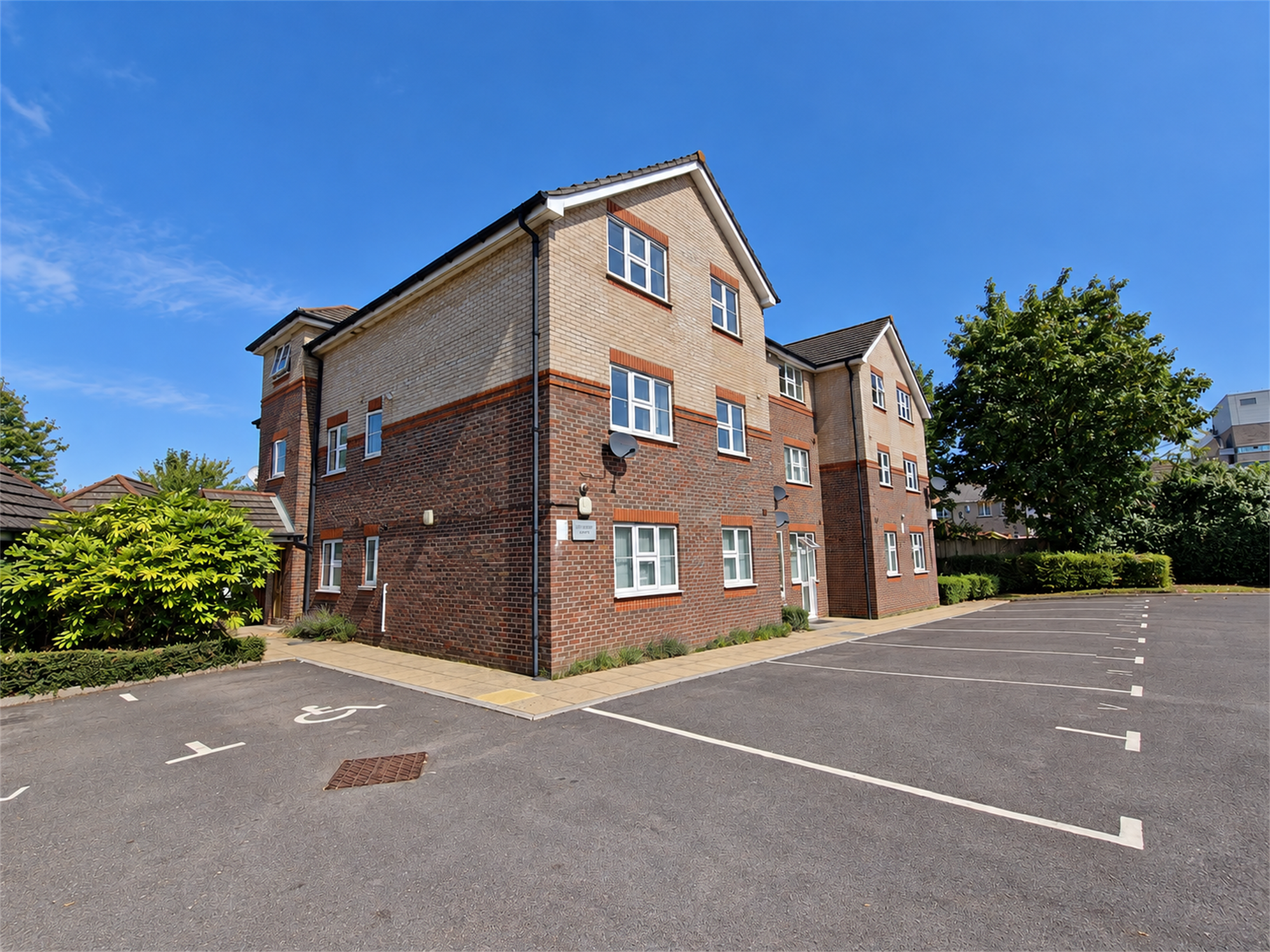 Flat Jessamine Road in Southampton