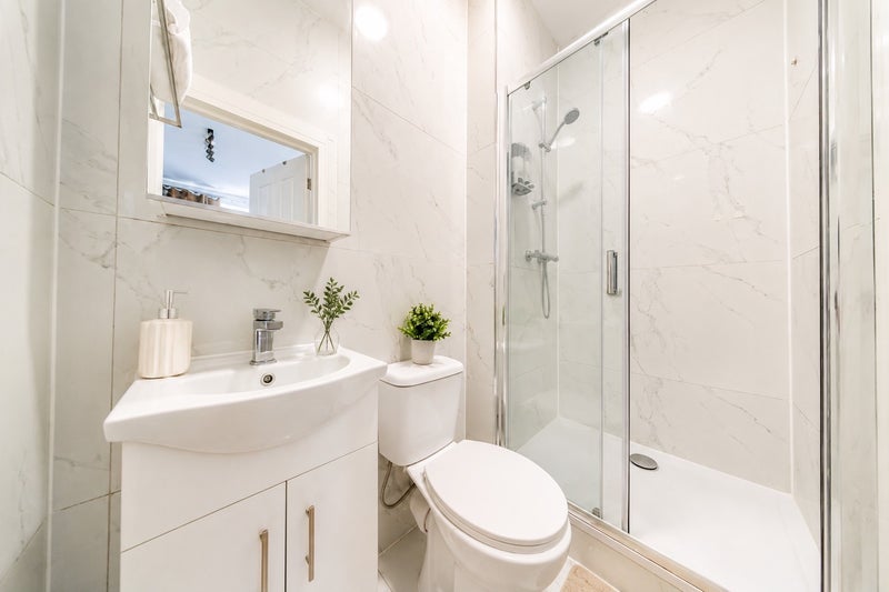 Flat Sandringham Road in Greater London
