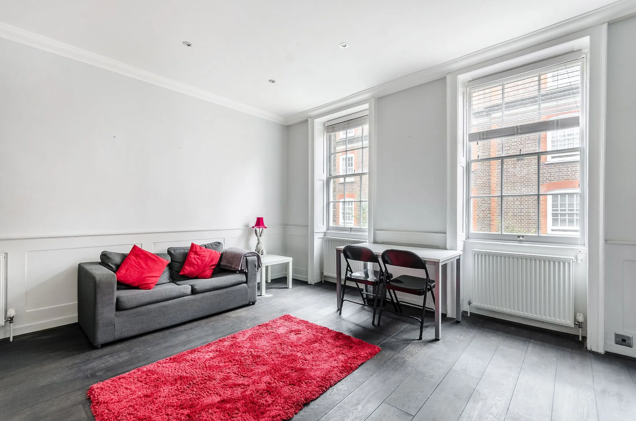 Flat Earlham Street in Greater London