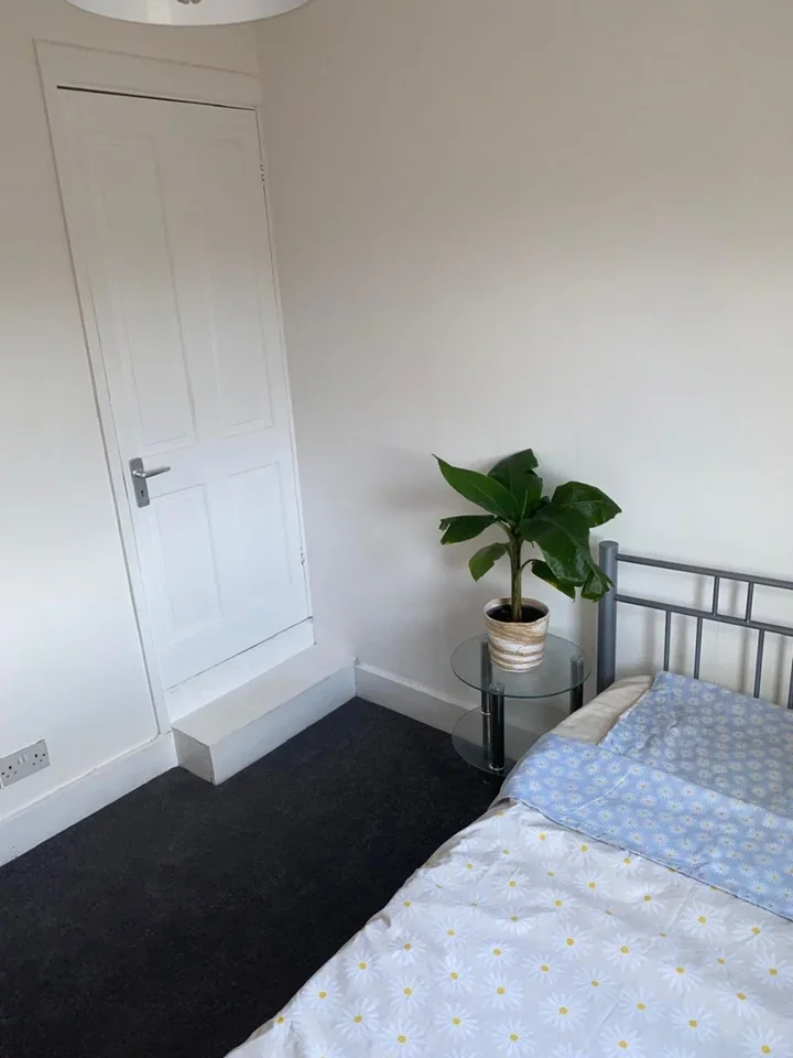 Room Cromwell Avenue in Broxbourne