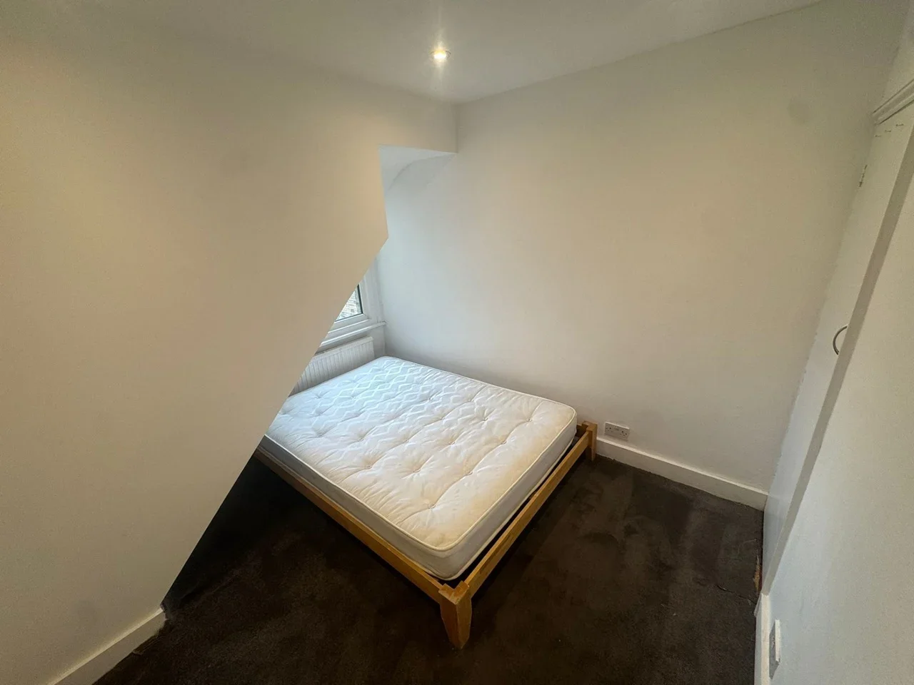Room Cromwell Avenue in Broxbourne
