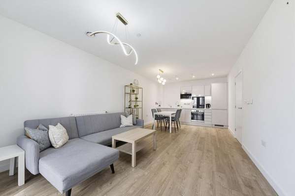 Flat North Woolwich Road in Greater London