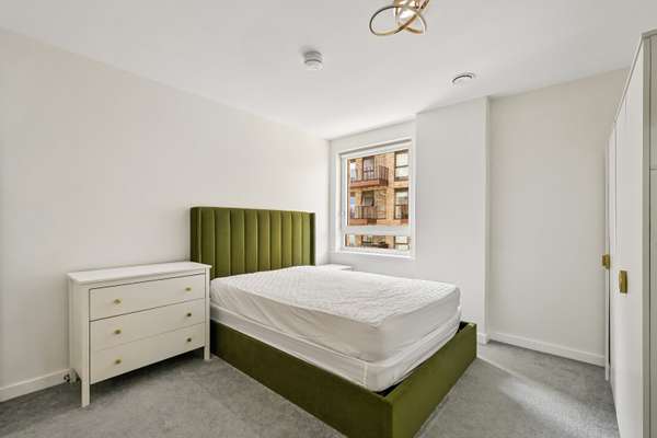Flat North Woolwich Road in Greater London